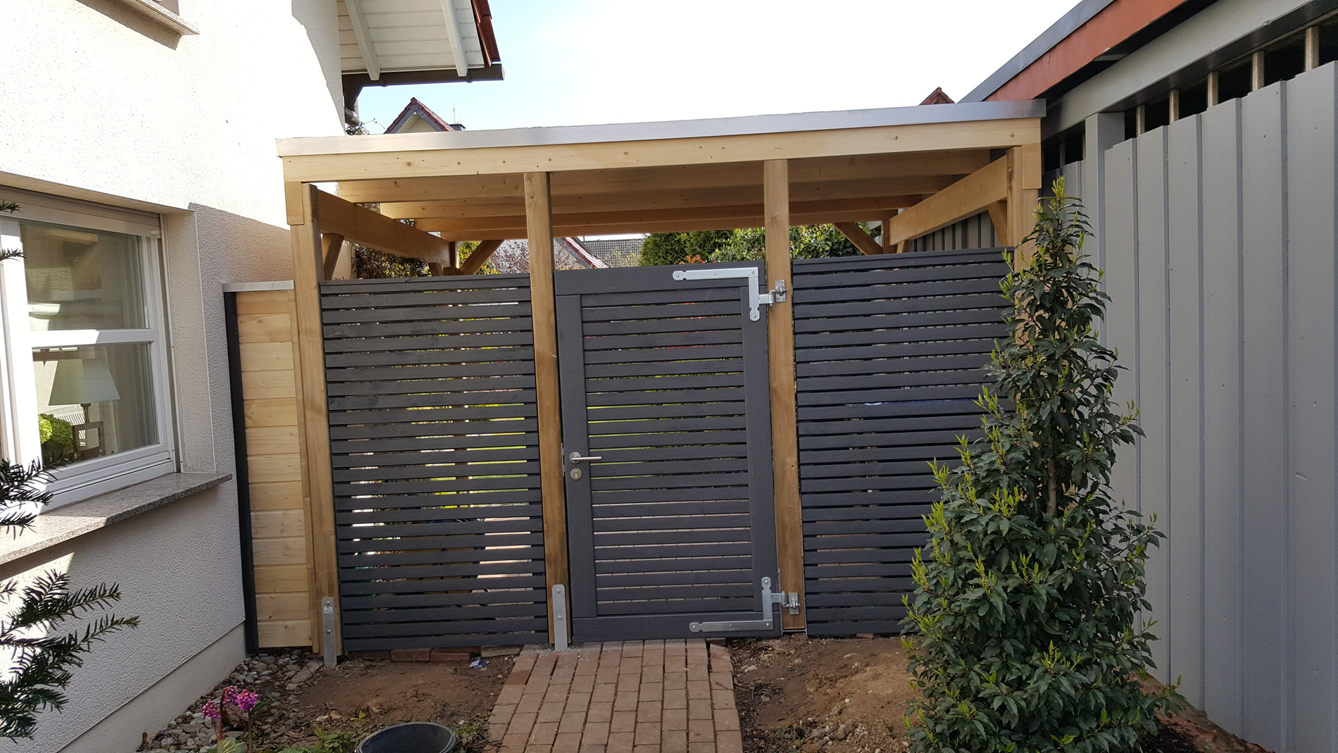 Ueberdachung_torseitig